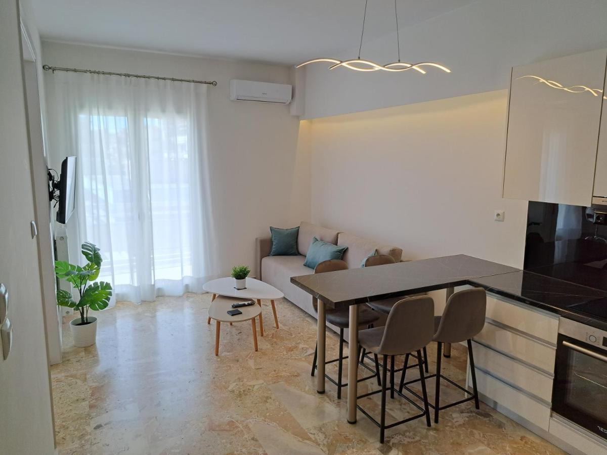 Luxury Suite Patras Exteriör bild